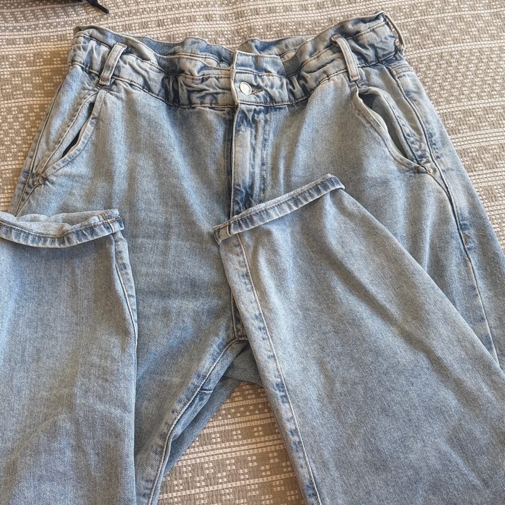 Zara High Rise, High Waisted Baggy Fit Paperbag Jeans 6 - Picture 6 of 8